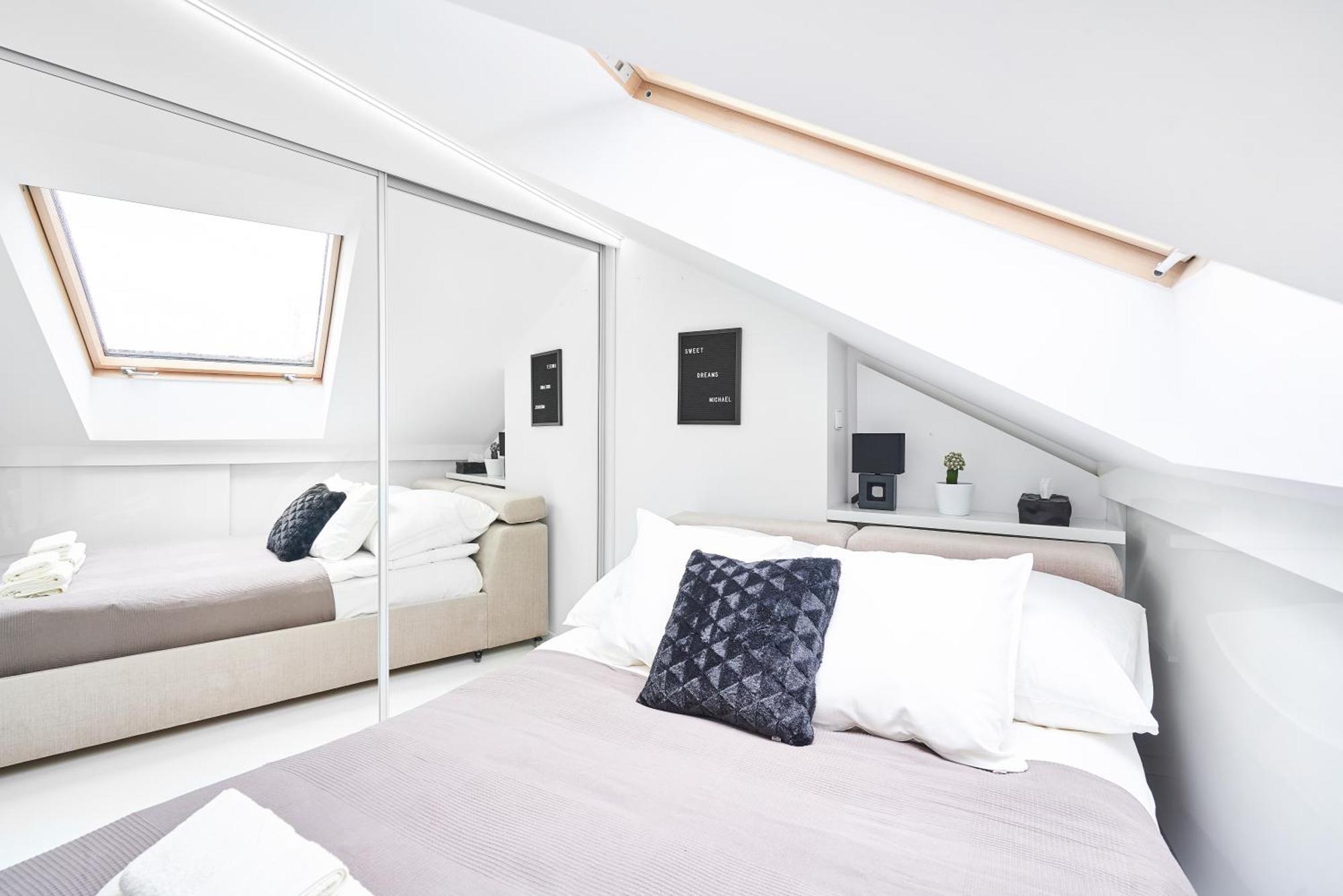 Unique Design Loft In Middle Of Centre Of Old Town With Netflix Apartment Krakow Ngoại thất bức ảnh